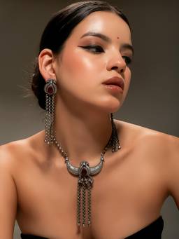 VENI - Silver-Plated Oxidised Choker Red Jewellery Set
