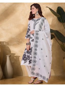 Gahan - Off White Muslin Digital Printed Kurta with Pant & Dupatta