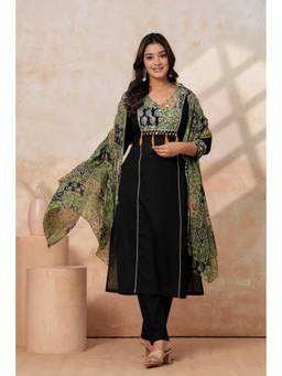 Gahan - Women Pure Cotton Black and Green Yoke Hand work Kurta with Pant & Dupatta