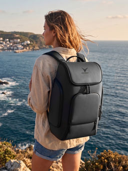 REDHORNS - Black Titans Anti-Theft Water-Resistant 15.6” Unisex Laptop Bag 27L With Usb Charging