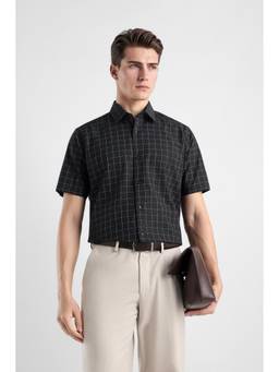 Van Heusen - Men Black Custom Fit Checked Half Sleeves Formal Shirt