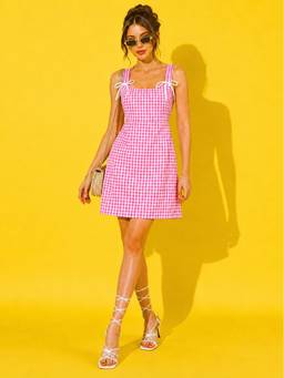 Buynewtrend - Women Pink Checks Cotton Dress