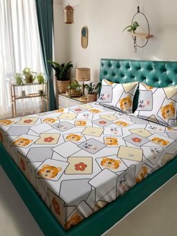 ARRABI - White Cartoon Cotton Blend King Kids Bedsheet with 2 Pillow Covers