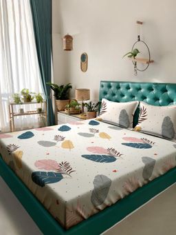 ARRABI - Cream Leaf Cotton Blend King Bedsheet with 2 Pillow Covers