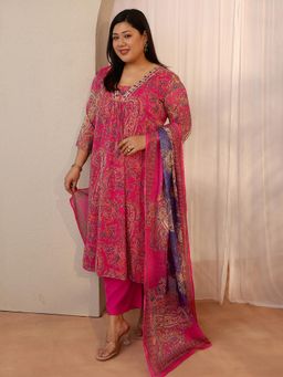Extra love by Libas - Women Pink Paisley Printed Kurta with Pant and Dupatta