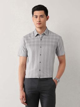 Arrow - Men Vertical Striped Boston Relaxed Fit Formal Shirt