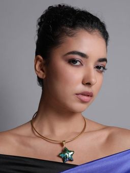 XAGO - Le Defne Gold Pleated Star Shape Necklace And Chain