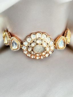 XAGO - Le Hana Gold And White Kundan Necklace