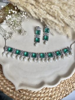 XAGO - Le Dionysus Emerald, Diamond And Pearl Necklace Set