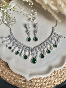 XAGO - Le Athenia Diamond And Pearl Necklace Set
