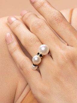 Isharya - Amina Triple Pearl Ring