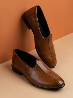 PRIVO - Men Tan Round Toe Casual Loafers