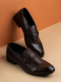 PRIVO - Men Brown Solid Round Toe Casual Loafers