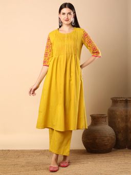 FASHOR - Solid Pin Tucked & Geometric Floral Embroidered A-Line Pleated Kurta with Palazzo