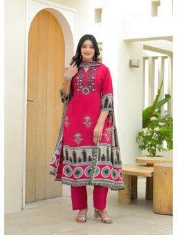 Varanga - Embellished Yoke Stylish Fuchsia Kurta with Pant & Dupatta