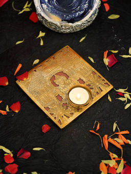 Gleevers - Tealight Candle Holders Golden