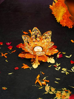 Gleevers - Tealight Candle Holders Golden