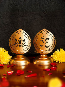 Gleevers - Om Lotus Tealight Candle Holder Diya Golden