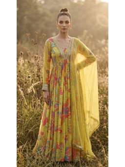 Basanti Kapde aur Koffee - Women Crepe Yellow Floral 1 Anarkali Kurta, 1 Dupatta