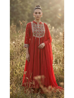 Basanti Kapde aur Koffee - Women Red Embroidered Anarkali Kurta & Palazzo with Dupatta