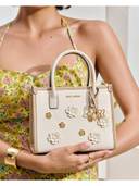 Beige color option, Currently selected