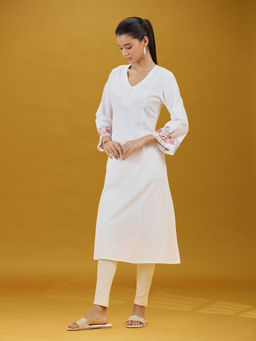 Cotton Culture - White Three Fourth Sleeve Solid Cotton Kurta