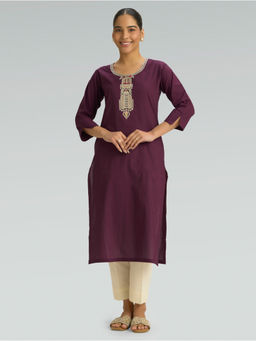 Women Plus - Purple Embroidered Round Neck Kurta