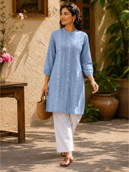 Nayam by lakshita - Blue Embroidered Mandarin Neck Straight Kurta