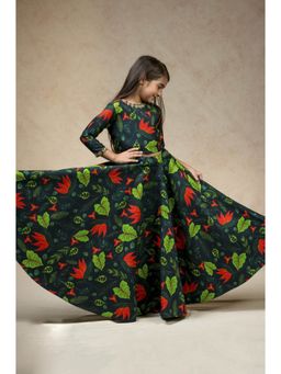 THETAA - Green Kurti With Silk Lehenga And Dupatta
