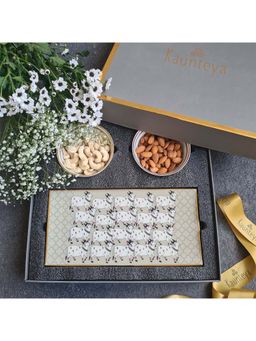 Kaunteya - Gift Set- Pichwai Green Cookie Plate And 2 Soup Bowls