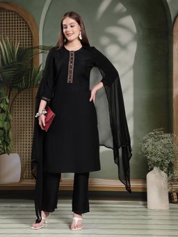 Nayam by lakshita - Women's Black Embroidered Kurta with Pant (Set of 2)