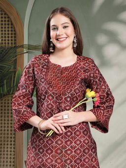 Nayam by lakshita - Women's Rust Printed Kurta with Pant (Set of 2)