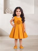 Yellow color option, Currently selected