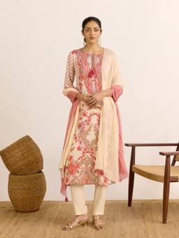 Aarke Ritu Kumar - Women Off White Floral Viscose Kurta and Pant with Dupatta