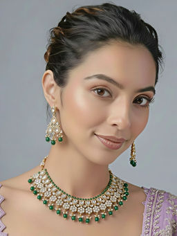 Auraa Trends - Royal Emerald Green Kundan Choker Necklace Set