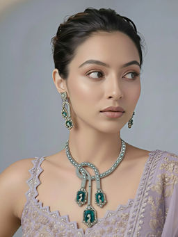 Auraa Trends - Luxury Gold-Plated Kundan And Green Stone Bridal Necklace Set