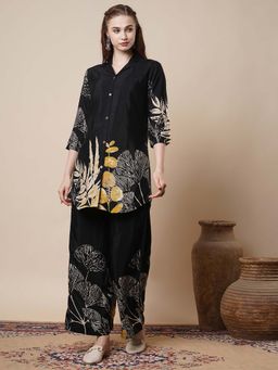 FASHOR - Abstract Floral Printed Straight Fit Co-Ord - Black (Set of 2)
