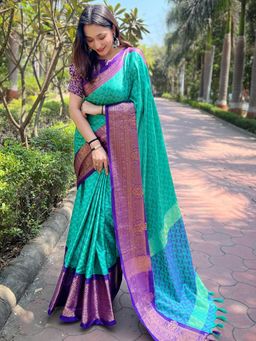 Vastranand - Bollywood Kanjivaram Silk Saree With Unstitched Blouse
