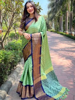 Vastranand - Trendy Kanjivaram Silk Saree With Unstitched Blouse