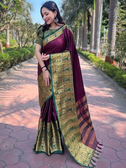 Vastranand - Aura Soft Silk White Colour Self Weaving Saree With Unstitched Blouse