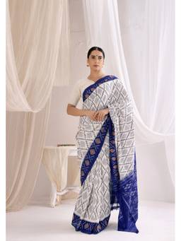 VASTRA RAAG - Blue Pochampally Double Ikat Handloom Cotton Saree with Unstitched Blouse