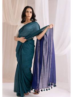 VASTRA RAAG - Rama Green Handloom Contrast Color Pallu Pure Mul Cotton Saree with Unstitched Blouse