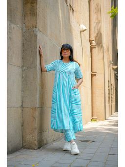 NUCHIC - Women Green Verdant Stripe Kurta with Pant