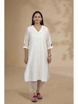 Sunehra Gota - Guldasta V Neck Ivory Kurta