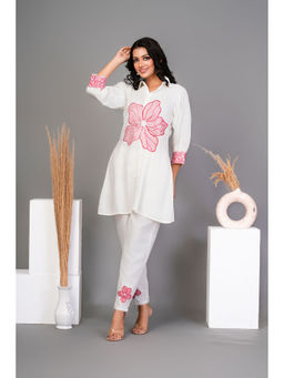 KAFTANIZE - Off White Embroidered Kurta with Pant