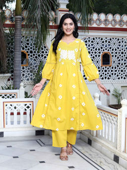 Miravan - Yellow Embroidered Kurta with Pant (Set of 2)
