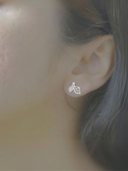 LuxeVogue - 925 Silver Delicate Leaf Stud Earrings
