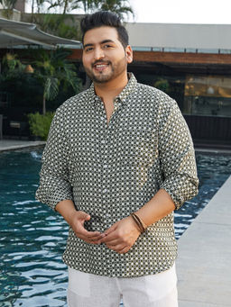 Instafab Plus - Men's Green Motif-Block Regular Shirt