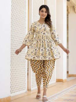 Yufta - Women Floral Printed Regular Gotta Patti Pure Cotton Kurta with Dhoti Pants (Set of 2)