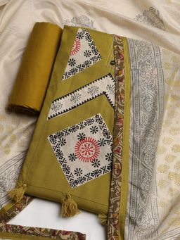 MEENA BAZAAR - Women Geometric Print Green Unstitched Kurta With Pant & Dupatta